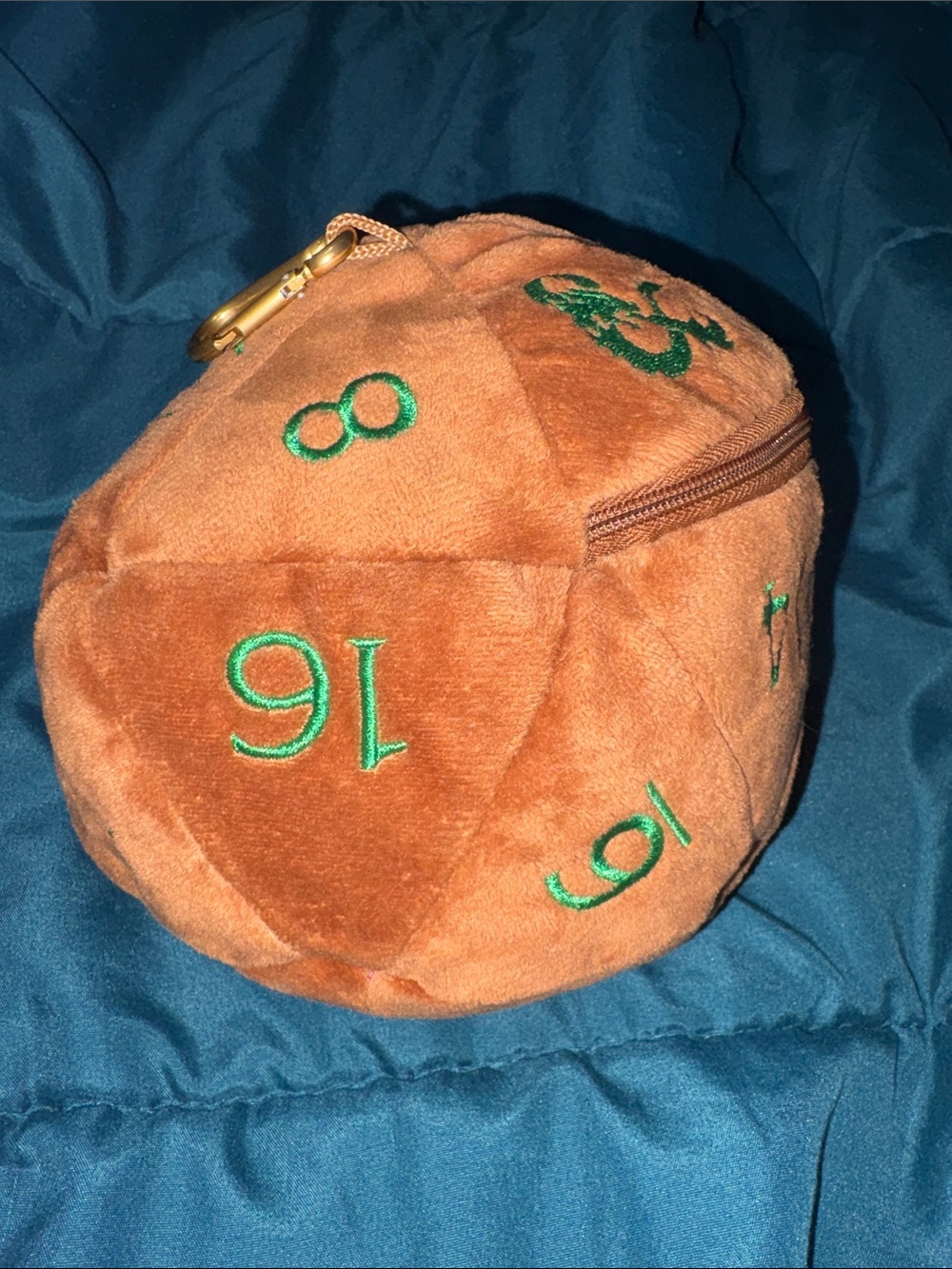 Dungeons & Dragons - Ultra Pro Feywild Copper and Green D20 Plush Dice Bag D & D